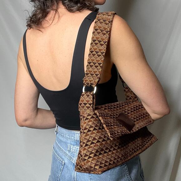 Handmade Y2K style geometric shoulder bag brown carpet velour Dana Herbert OOAK - Picture 15 of 17